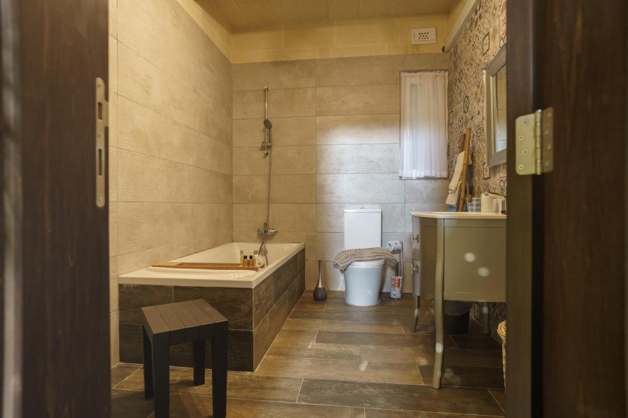 Qala Ajuga Luxury Boutique B&B מראה חיצוני תמונה